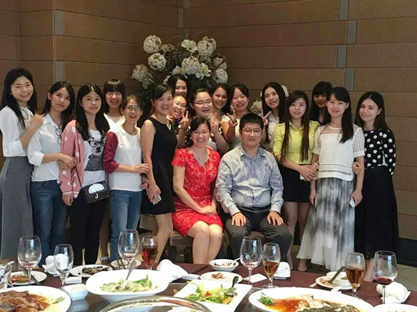 員(yuan)工聚餐(can)